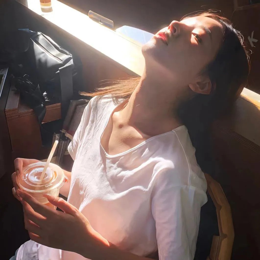 顾盼生香